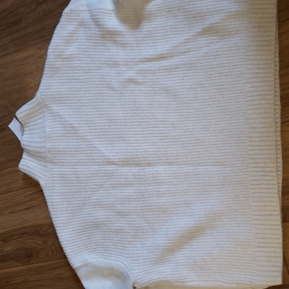 NWT Mock neck Cable Sweater - Picture 5 of 8